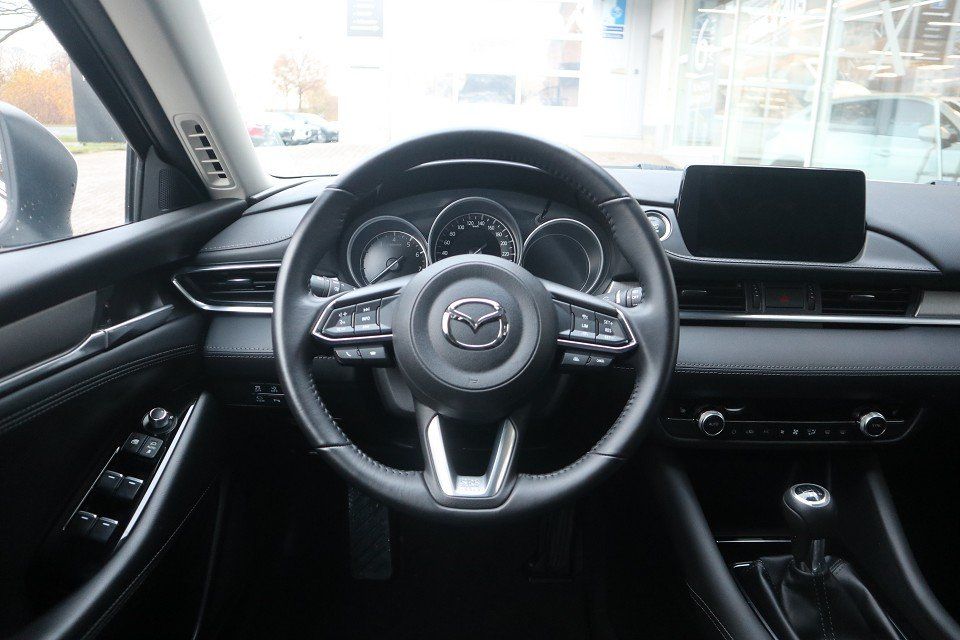 Fahrzeugabbildung Mazda 6 Center-Line G-165 NAVI ACAA MRCC SHZ 360° HUD