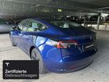 Tesla Model 3 Rear-Wheel Drive - blaue Tesla Model 3