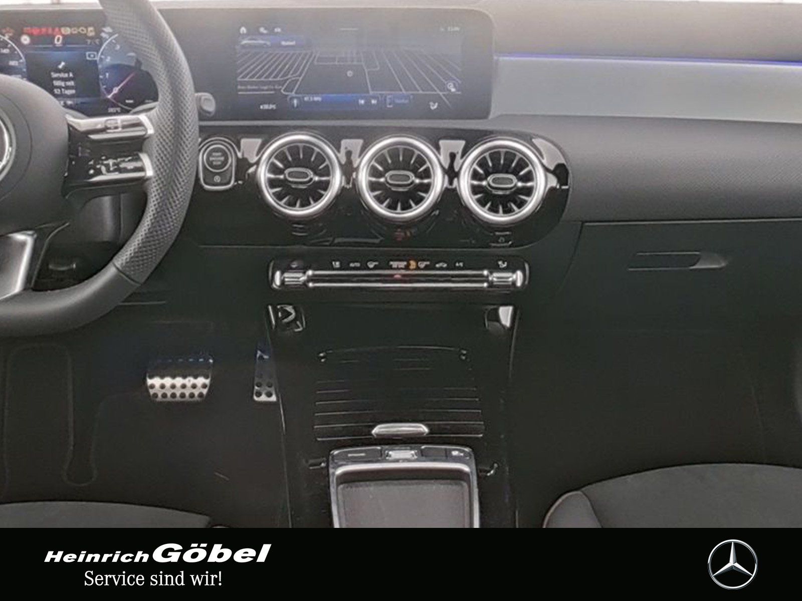 Fahrzeugabbildung Mercedes-Benz A 200 Lim. AMG+LED+KAMERA+AMBIENTE+WINTER.P+NAVI