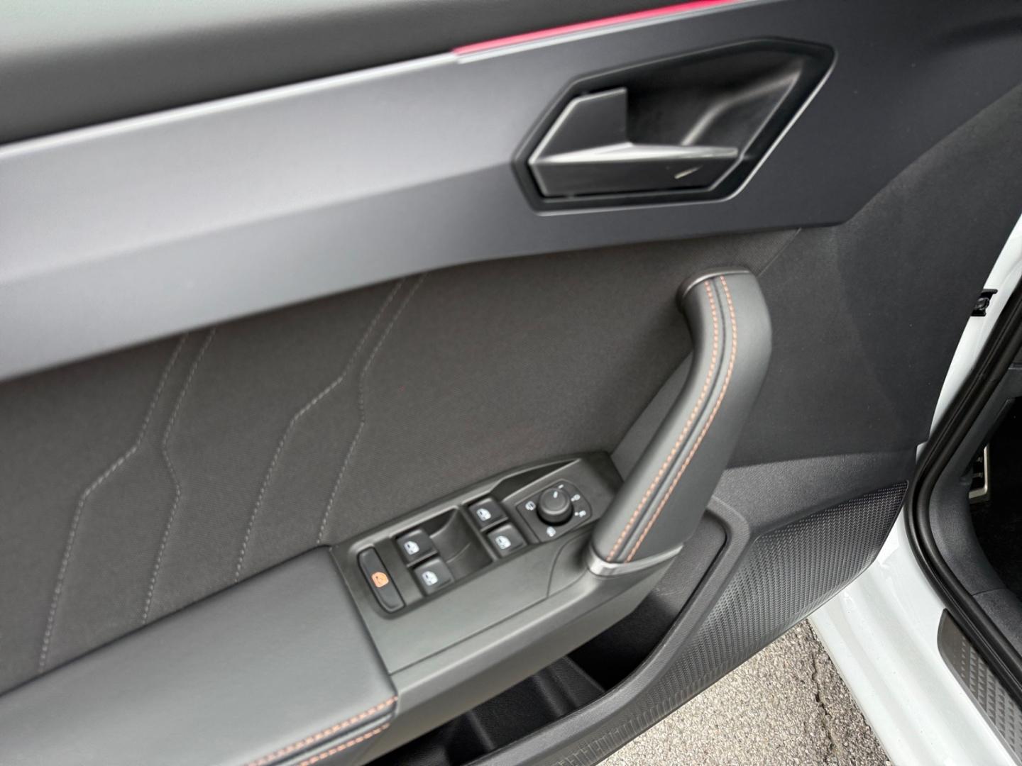 Cupra Leon 1.5 eTSI DSG *Matrix*ACC*Kessy*CAM*SHZ*Navi