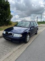 Skoda Octavia 2.0 Benzin AHK TÜV Neu - Skoda Octavia aus 2000