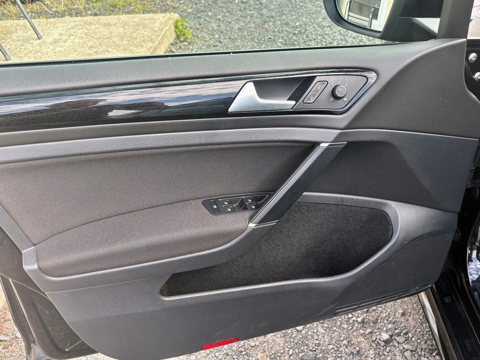 Fahrzeugabbildung Volkswagen Golf VII 1.5 TSI ACT DSG Sound Navi R-LINE ACC