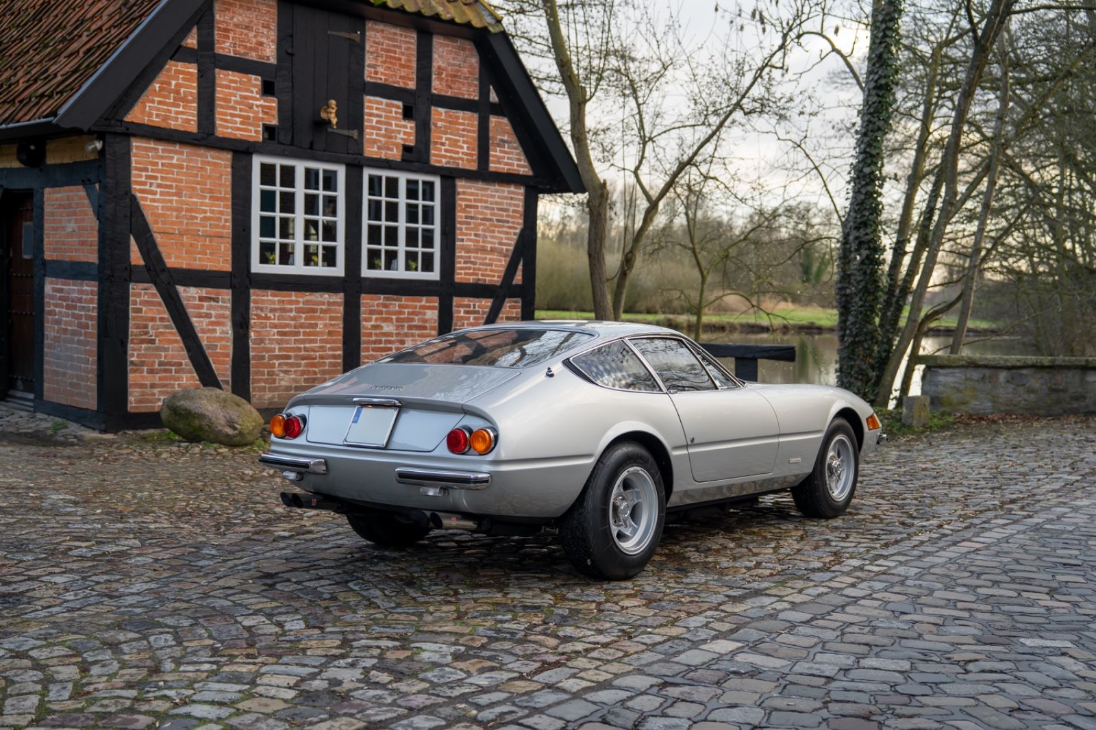 Fahrzeugabbildung Ferrari 365 GTB4 Daytona **Ferrari Classiche Zertifikat*