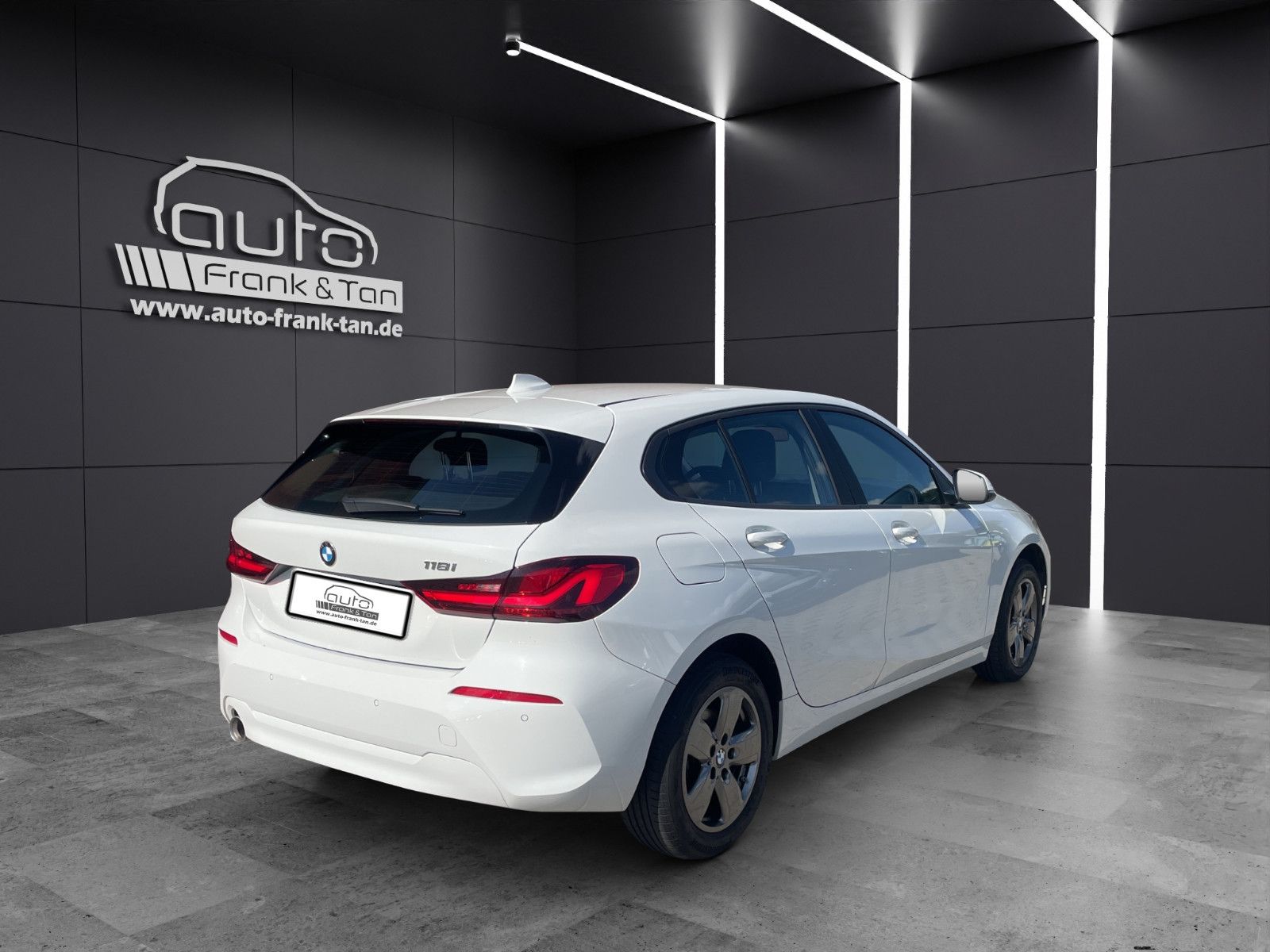 Fahrzeugabbildung BMW 118 i Advantage *SitzHZ*LED*CarPlay*DAB*USB*