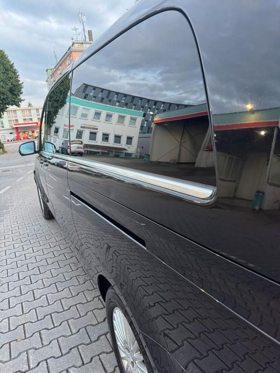Mercedes-Benz V 250