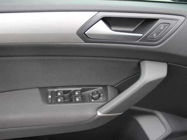 Touran 1.5 TSI DSG*Navi*el.Heckkl.*5J.Garantie