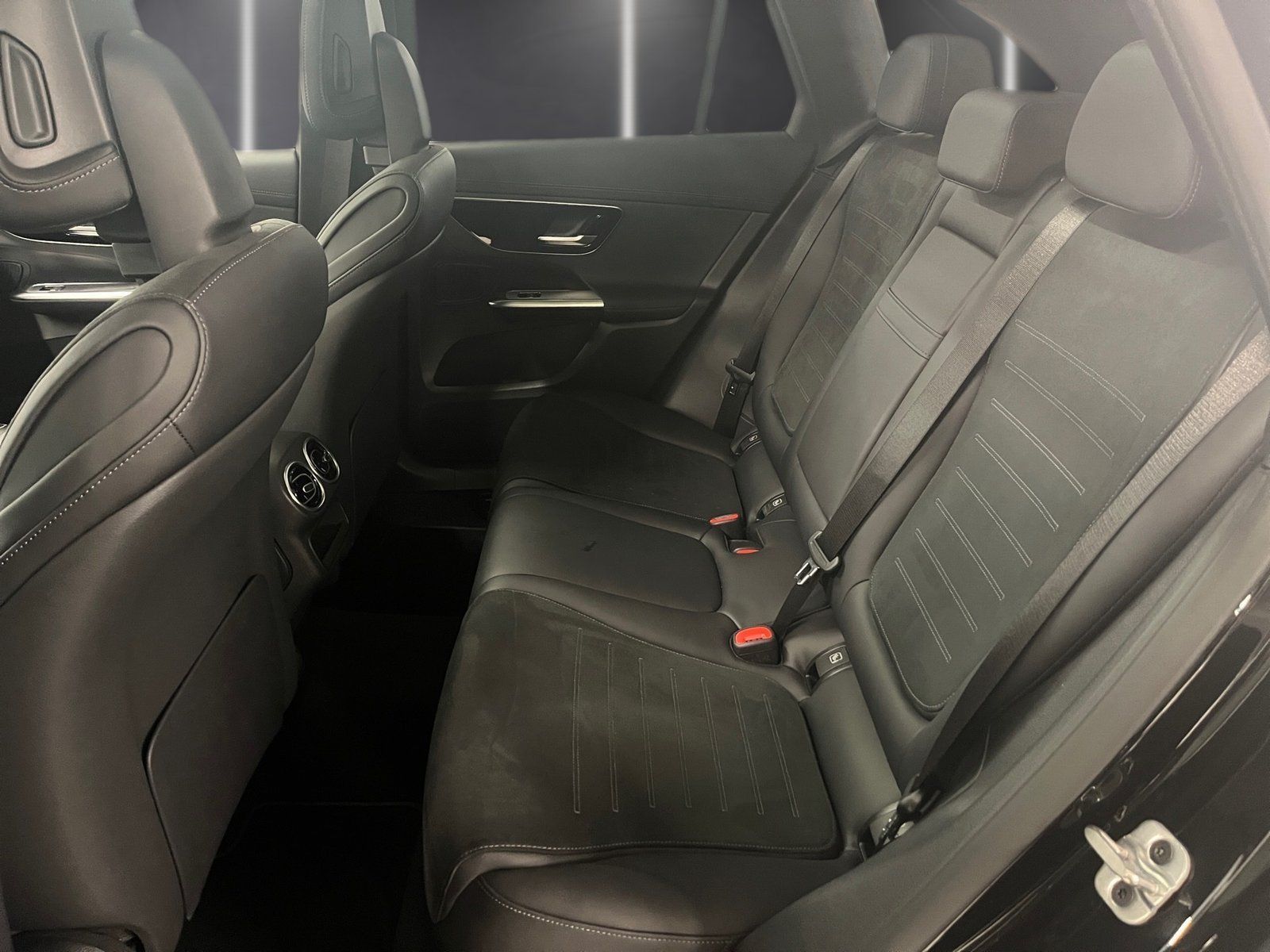 Fahrzeugabbildung Mercedes-Benz GLC 200 4M AMG*AHK*Distro*360°*Pano*Night*LED*