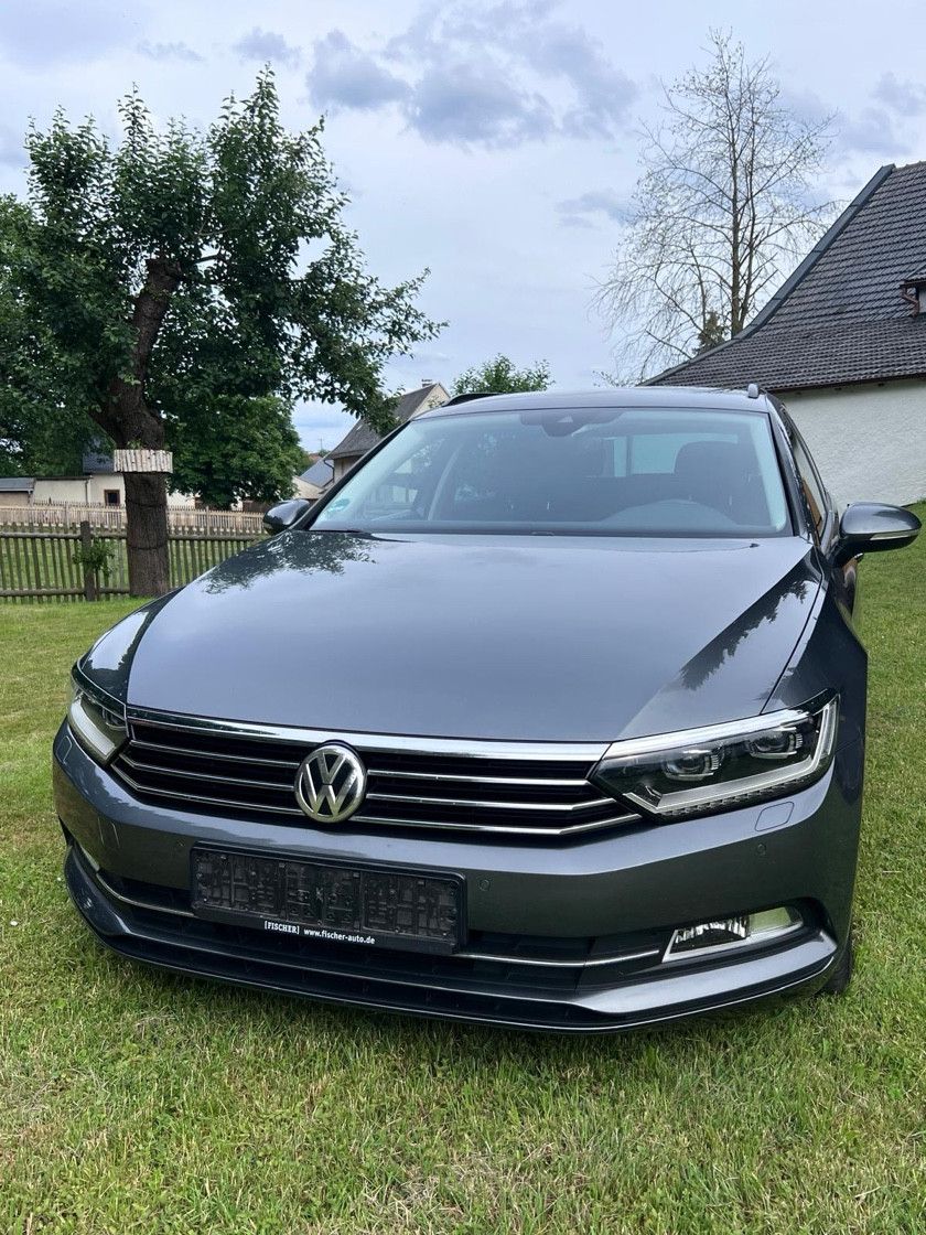 VW Passat Variant 1.6 TDI DSG Comfortline Varia...