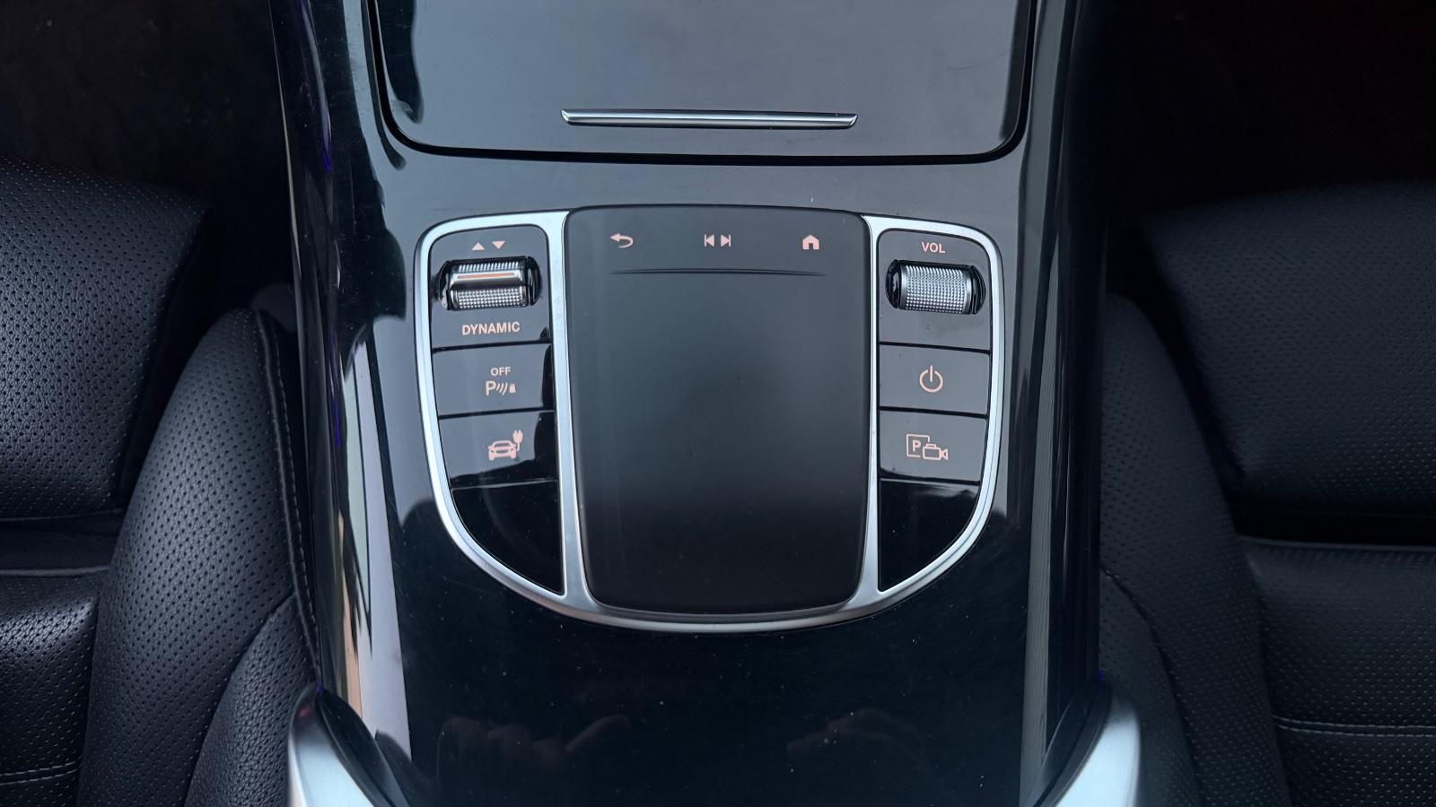 Mercedes-Benz EQC 400 4Matic AMG-LINE MULTIBEAM,360°,LEDER