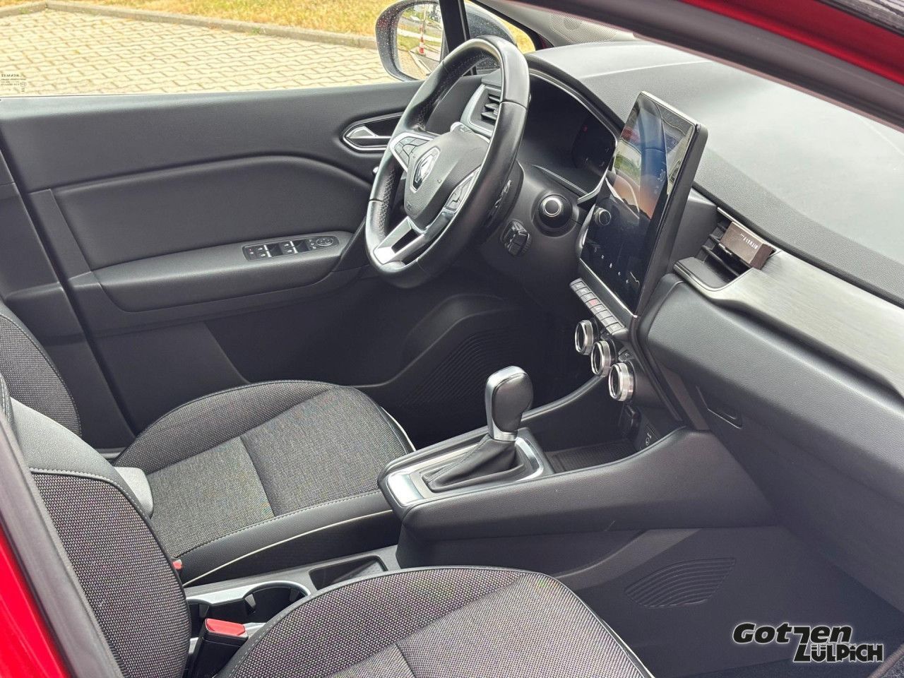 Fahrzeugabbildung Renault Captur II 1.3 TCe 130 Intens Klima SD PDC Navi