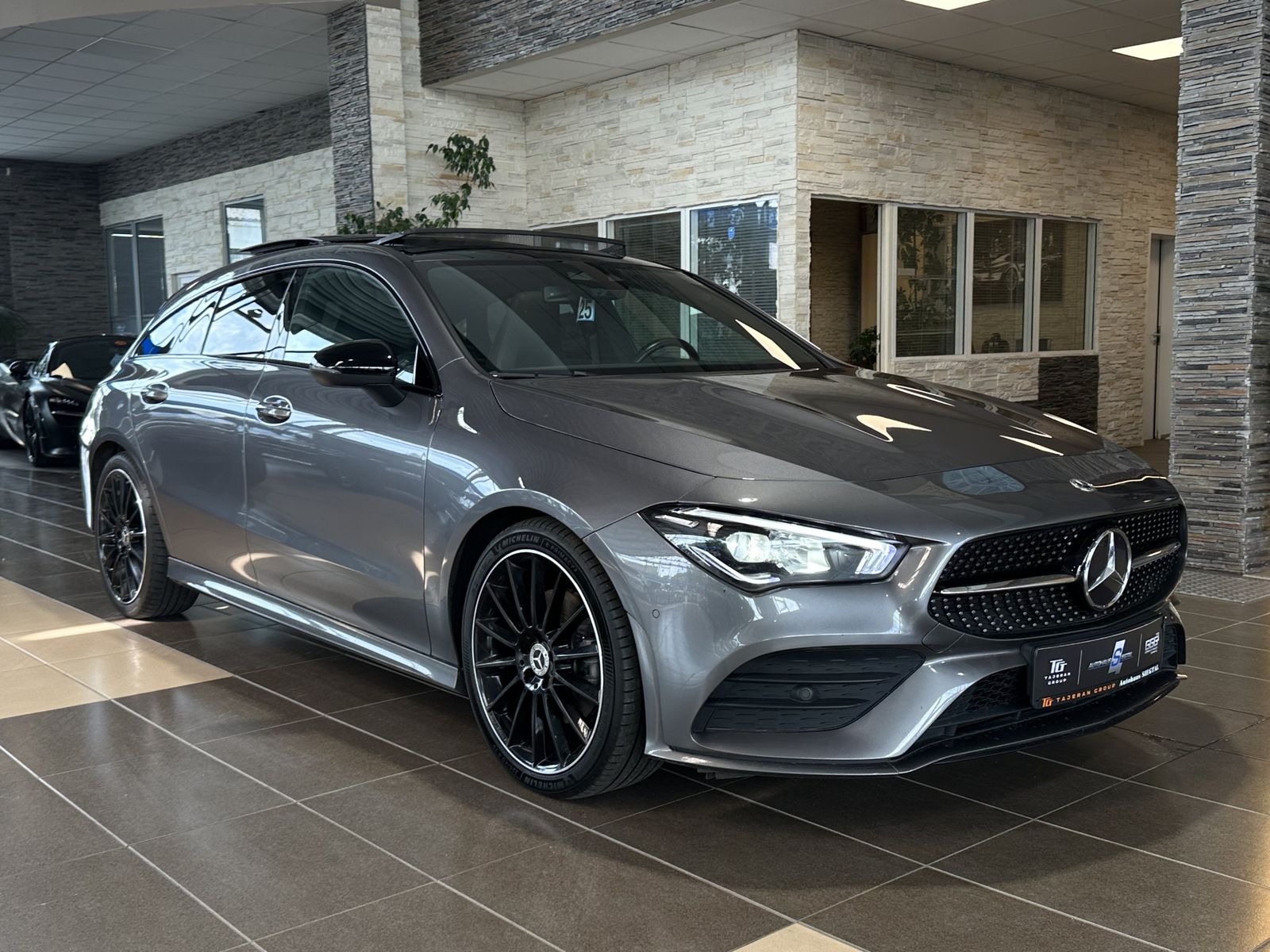 Mercedes-Benz CLA 220 Shooting Brake d AMG-Line Ambiente Pano