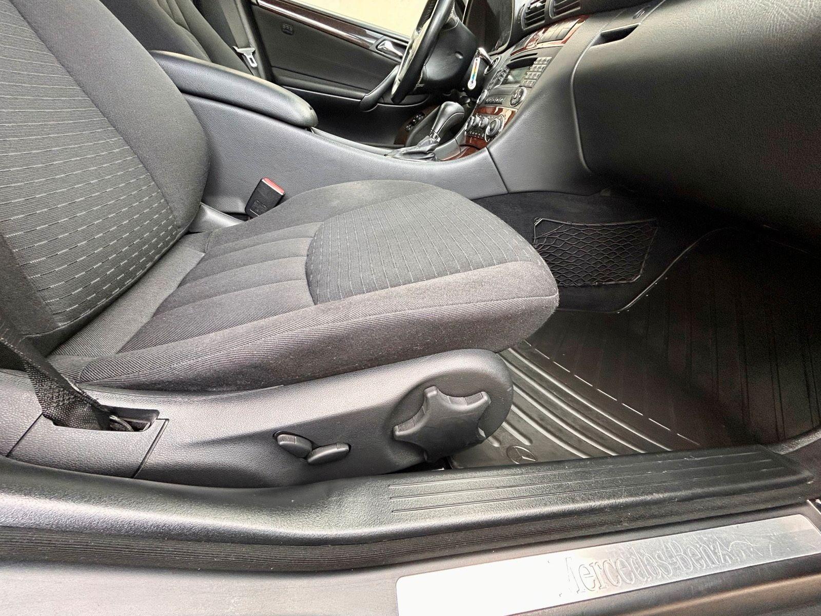 Mercedes-Benz C180 2006 — photo 12