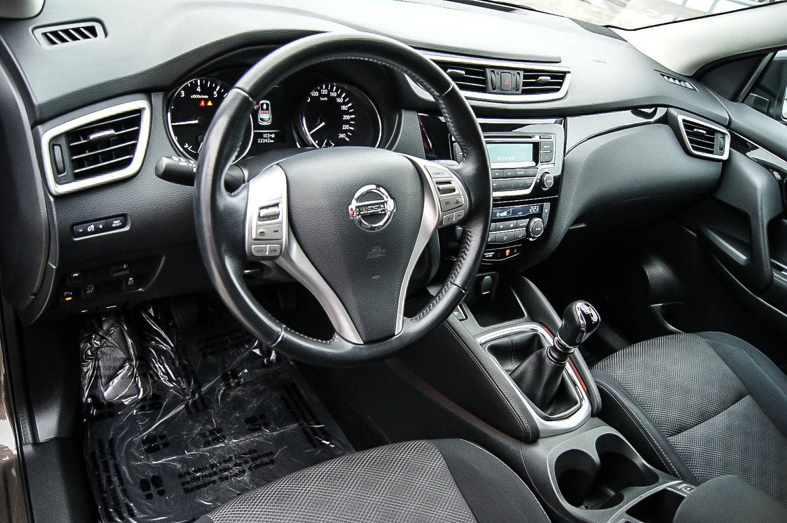 Fahrzeugabbildung Nissan Qashqai 1.2 Acenta RENTNERERSTBESITZ 22.324km !!