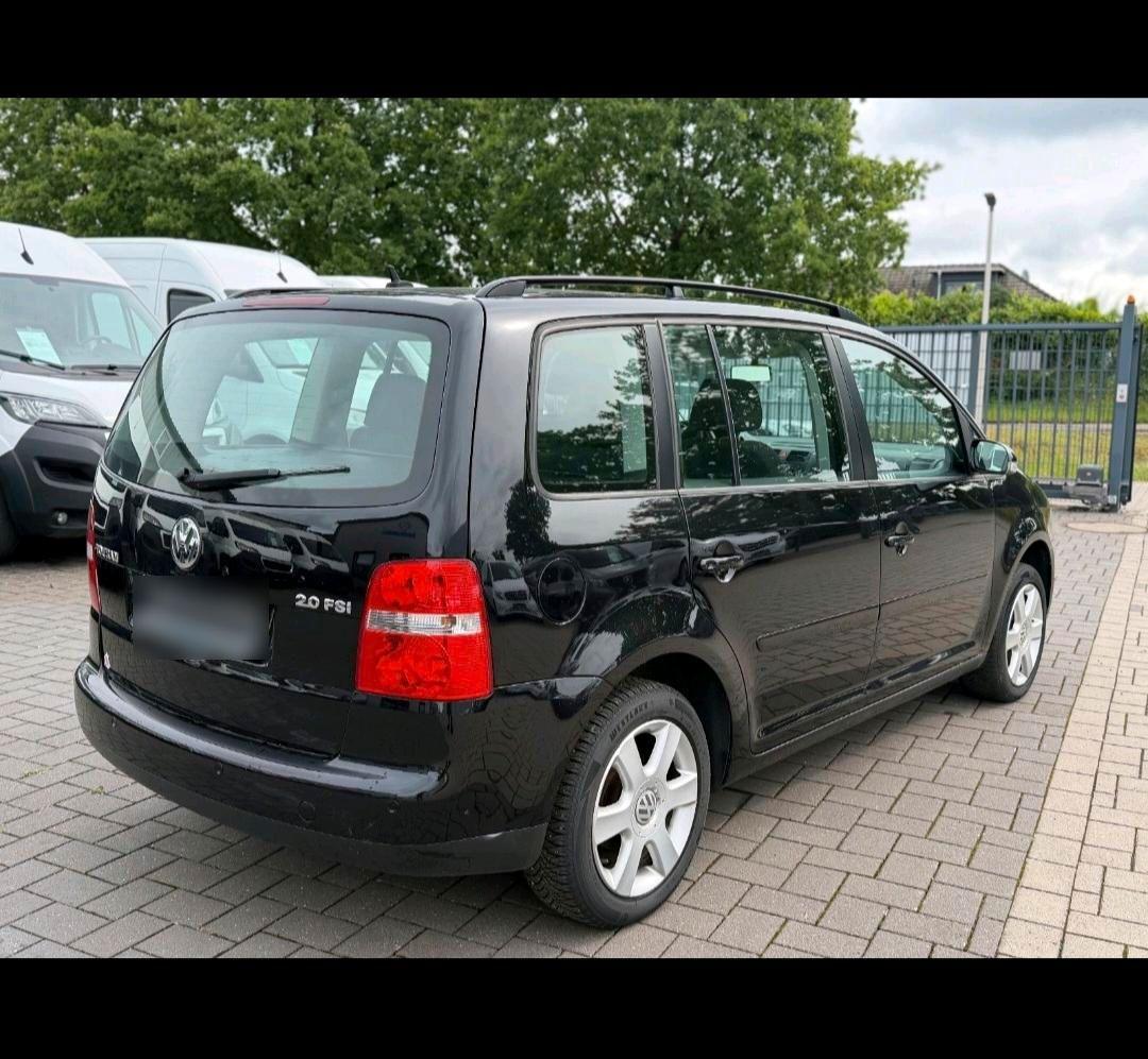 Volkswagen Touran 2006 — interior