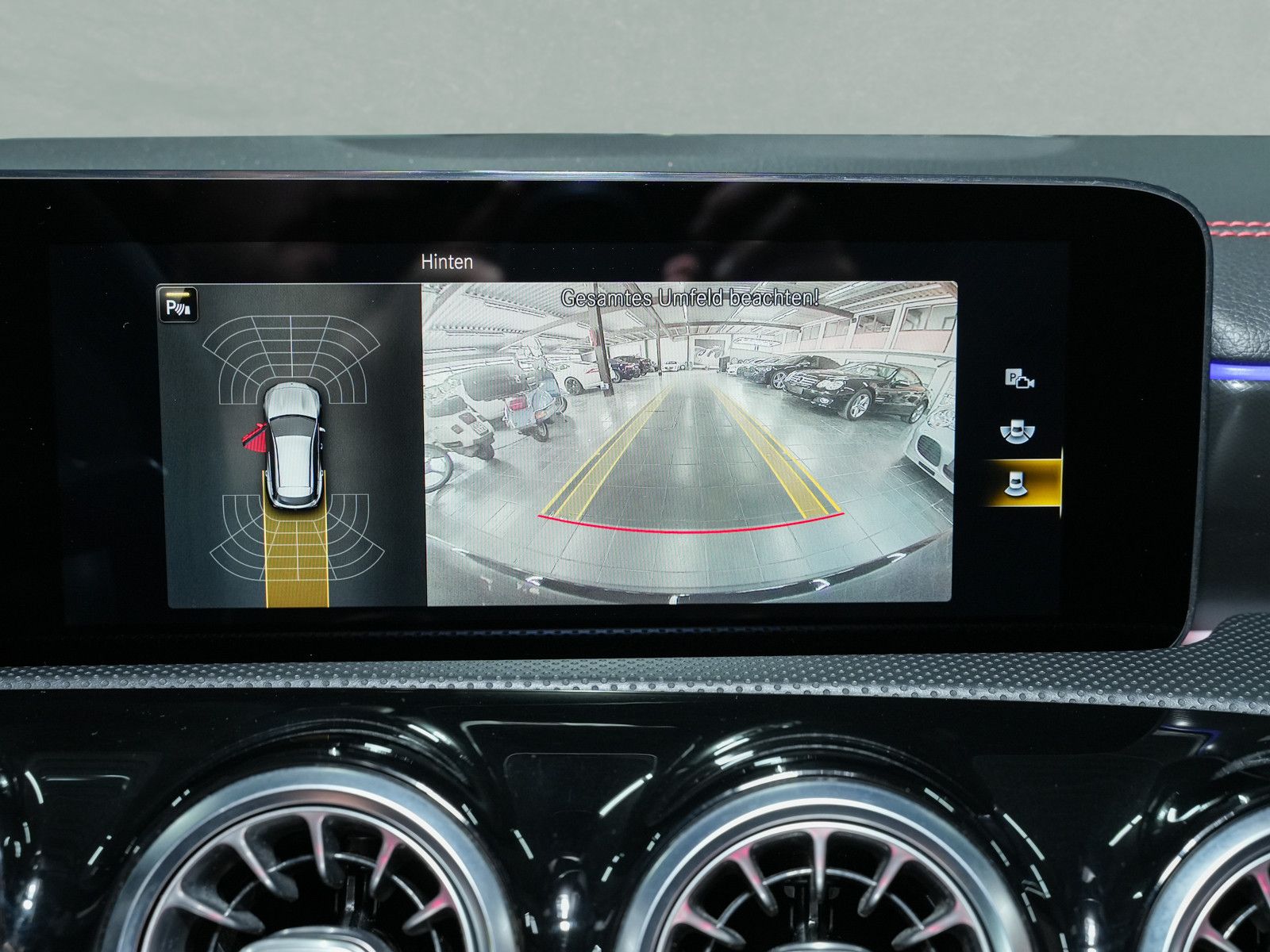 Fahrzeugabbildung Mercedes-Benz CLA 45 AMG Shooting Brake S 4Matic - Panorama