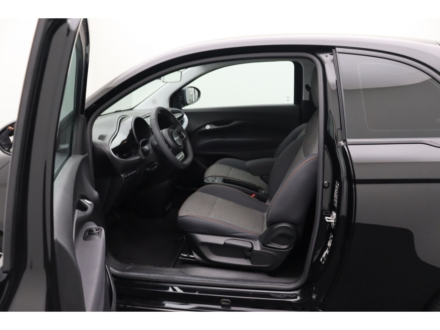 Fahrzeugabbildung Fiat 500e Neuer Icon Komfort Paket Tempomat Apple Car