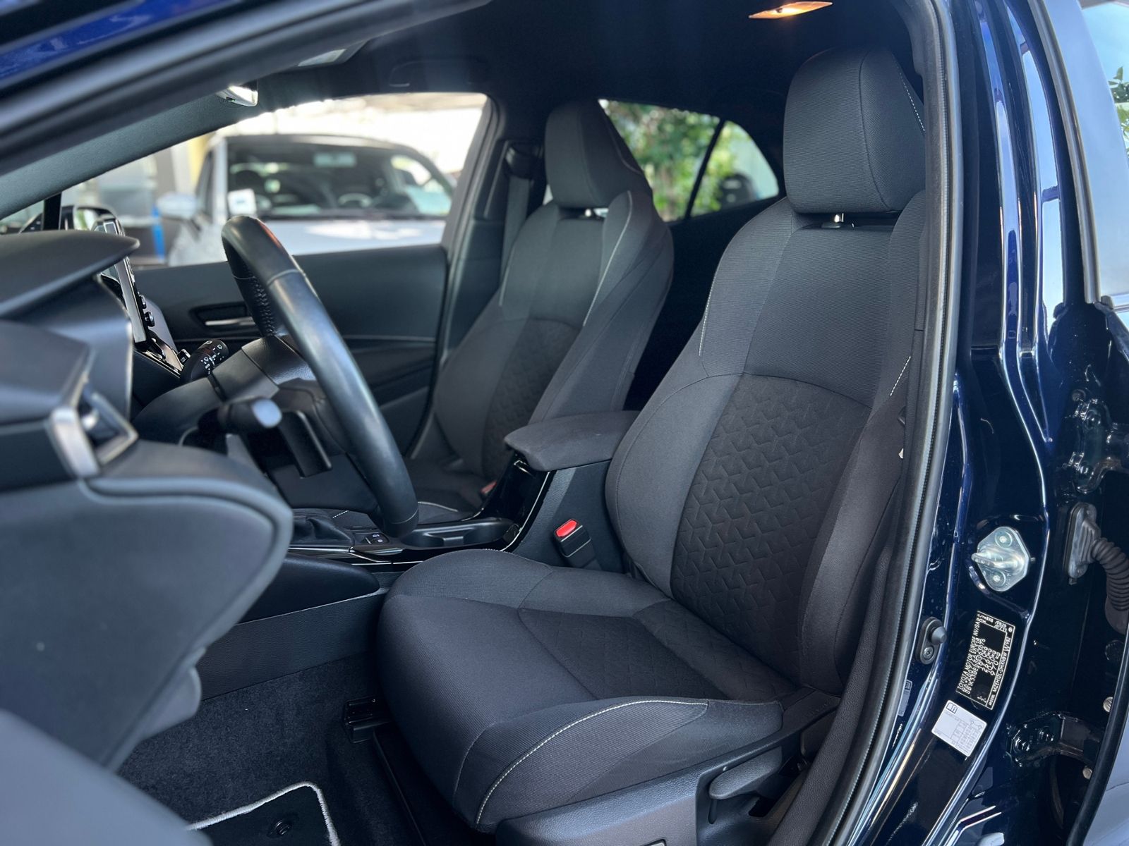 Fahrzeugabbildung Toyota Corolla 2.0 Hybrid Team D JBL LED RFK NAVI SHZ