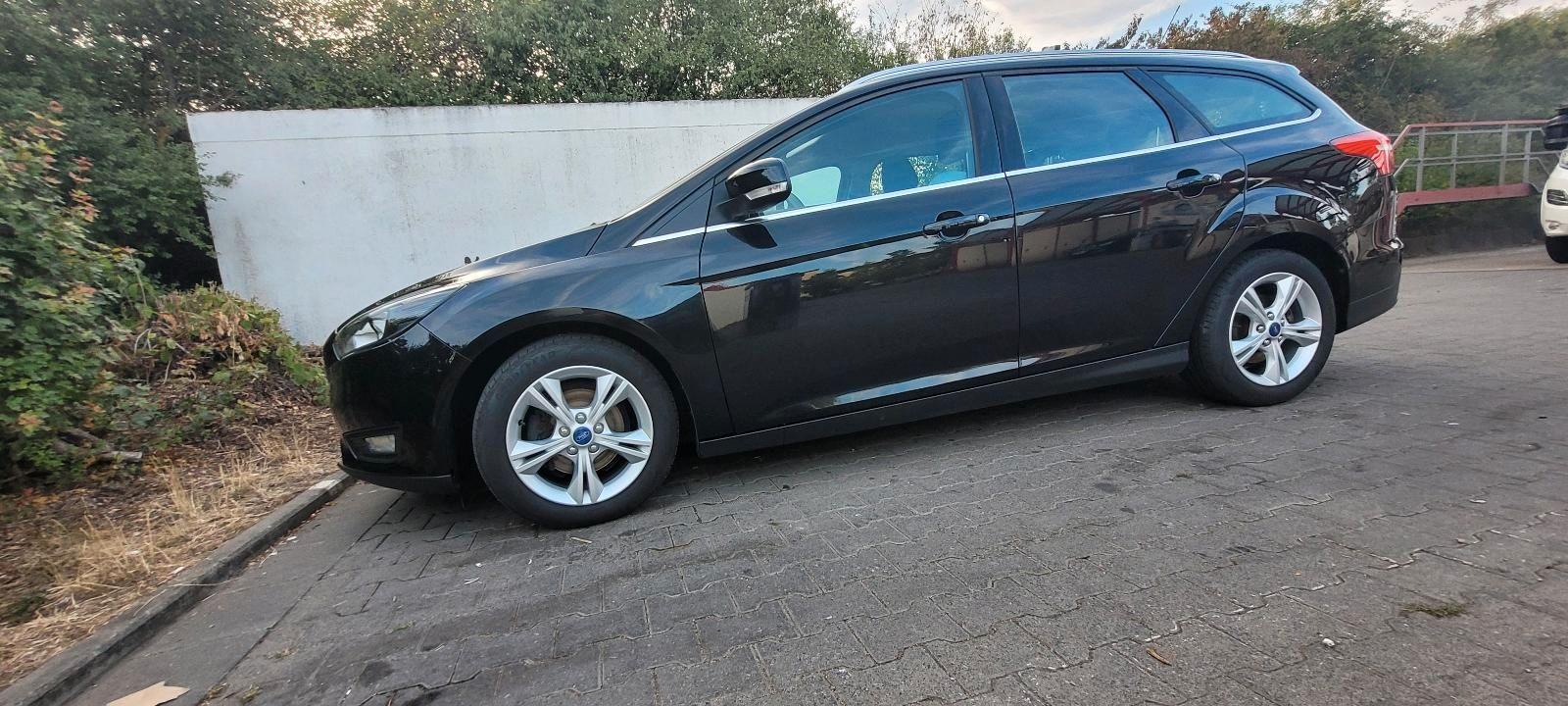 Ford Focus 2015 — interior