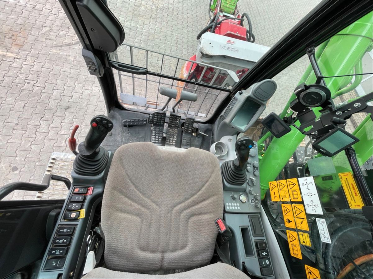 Fahrzeugabbildung Hitachi ZX225USLC-6 / 1.690h / OQ65 / Greifersäge