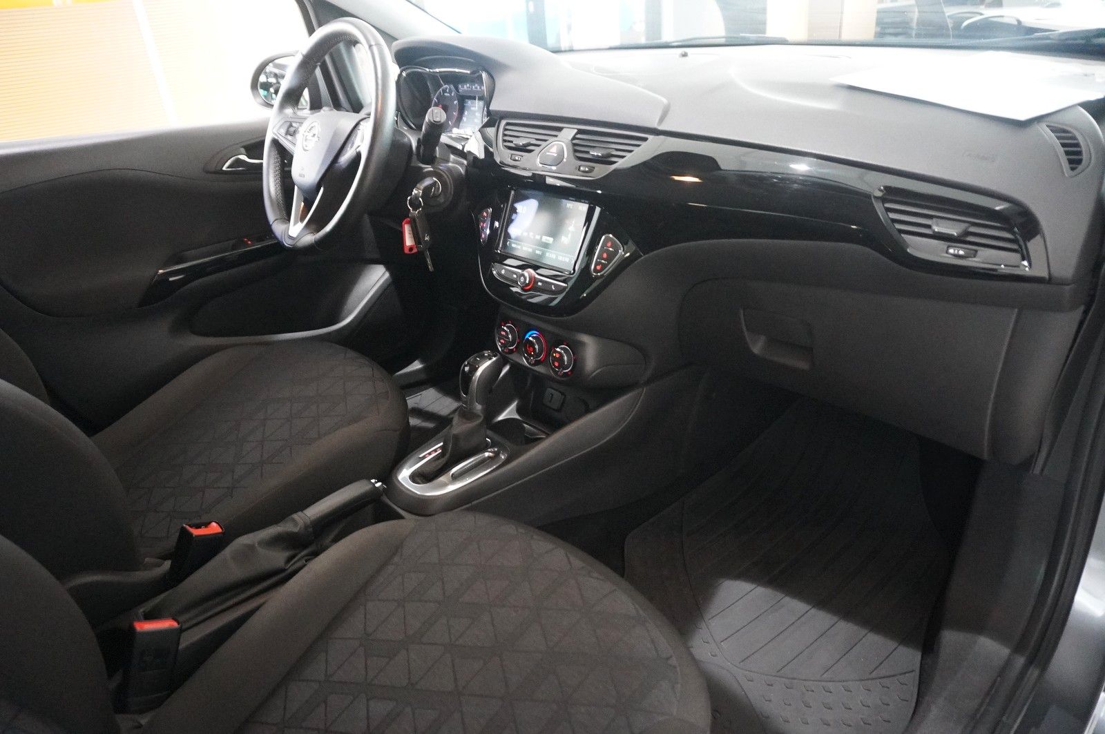 Fahrzeugabbildung Opel Corsa E 1.4 120 JAHRE 5-TÜR NAVI/SHZ/PDC/TEMP.