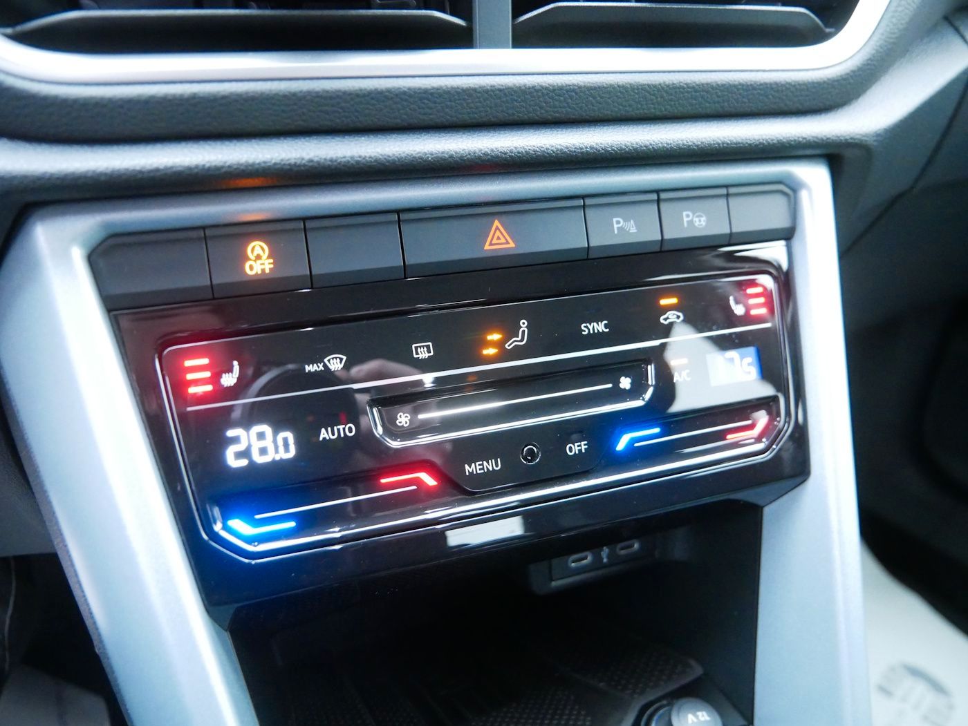Fahrzeugabbildung Volkswagen T-Roc 1.0 GOAL NEU35T ACC LED SHZ ALU+Allwetter