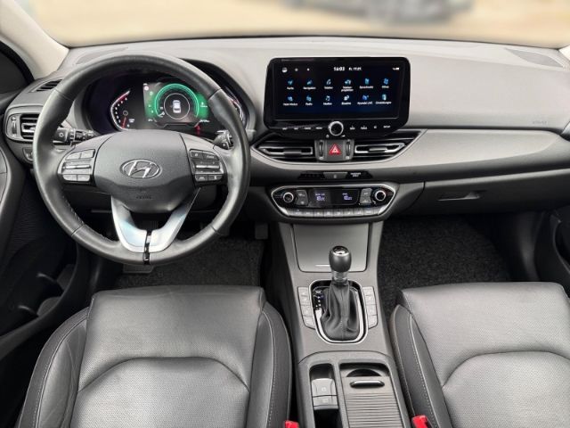 Fahrzeugabbildung Hyundai i30 1.5 Trend +LEDER+LED+KLIMA+PDC+RFK+ACC+UVM+