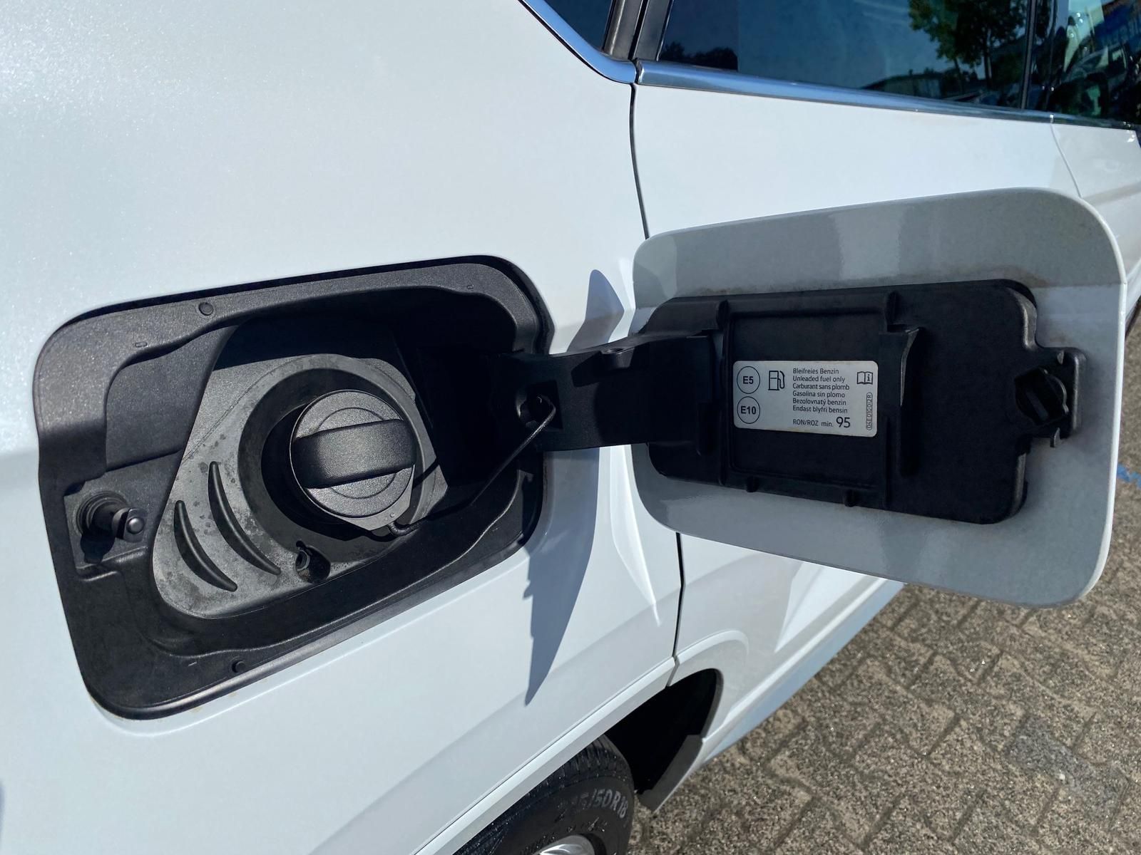 Fahrzeugabbildung SEAT Ateca 1.5 TSI FR APP+ACC+RFK+AHK+NAVI+SITZHEIZ