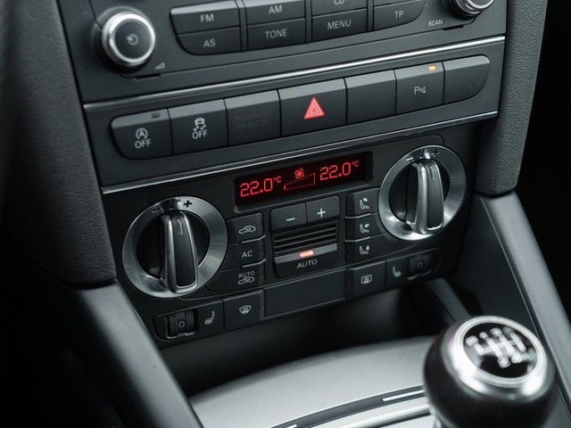 A3 Cabriolet 1.2 TFSI Ambition XENON+18'+SZH VOR