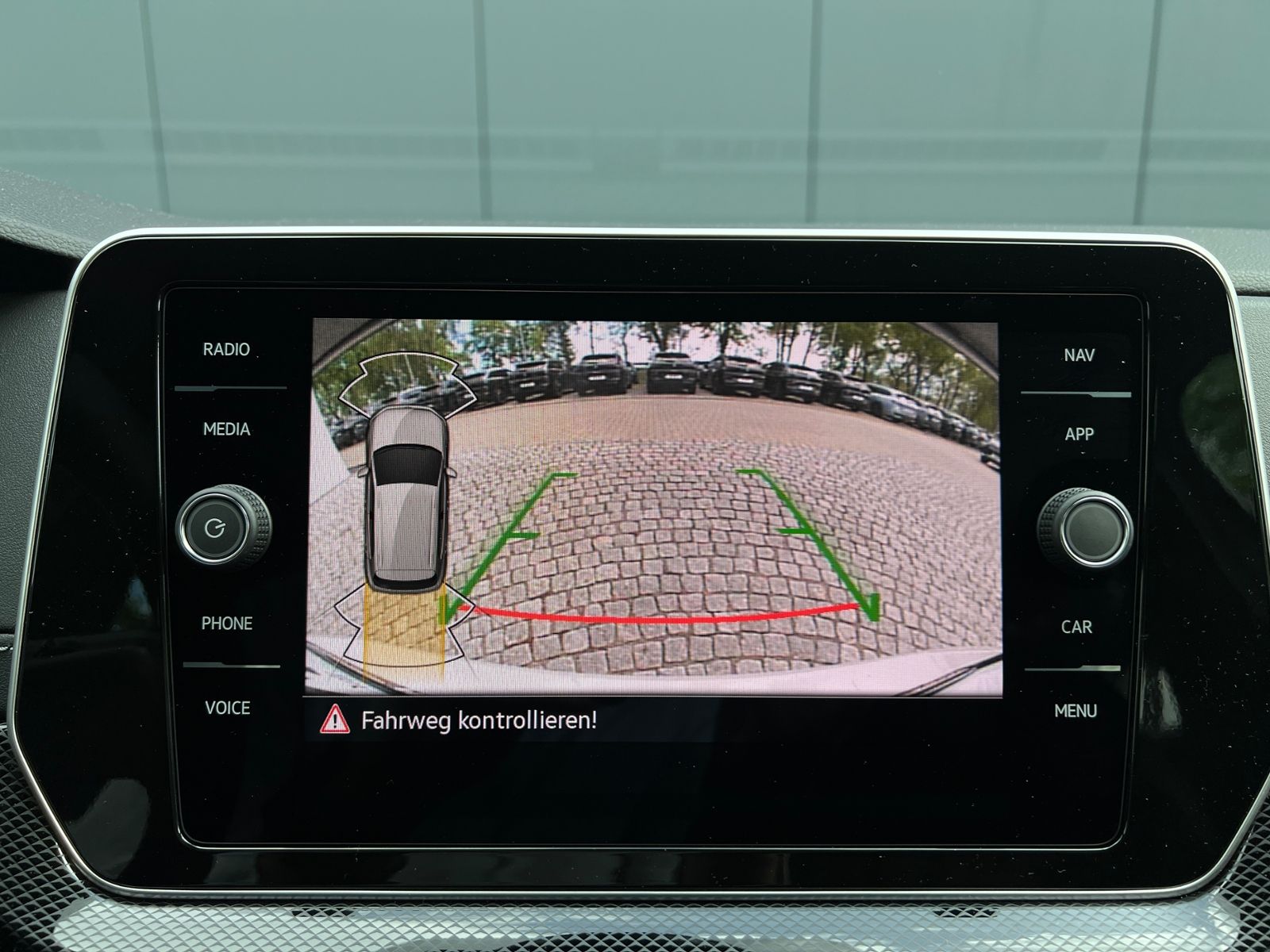 Fahrzeugabbildung Volkswagen T-Cross R-Line 1.5 TSI DSG *AHK,IQ.LIGHT,ACC,App