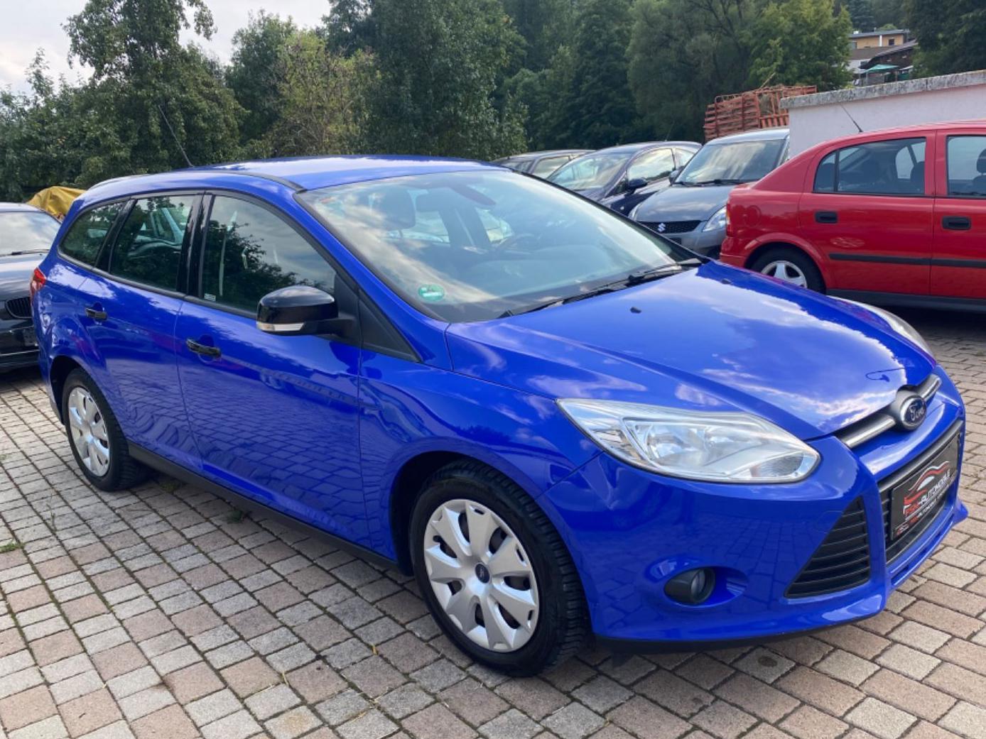 Ford Focus Turnier Trend*Navi*Ahk*Pdc*Shzg*1.Hand