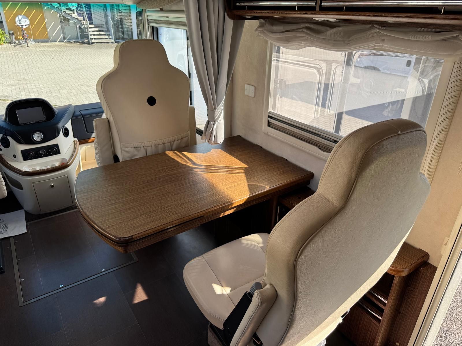 Fahrzeugabbildung Concorde Liner 990 MS Barversion