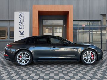 Porsche Panamera - 1