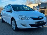 Opel Astra J Sports Tourer 150 Jahre Opel - Opel Astra mit Benzin-Antrieb: Jahre 150