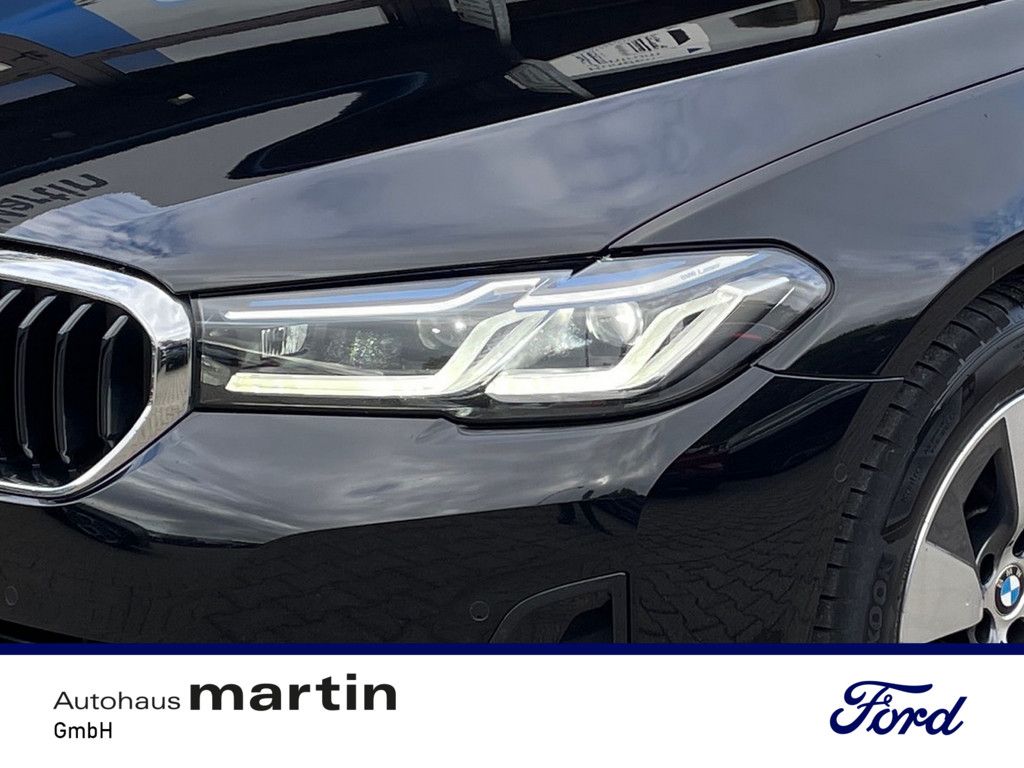 Fahrzeugabbildung BMW 520 i PDC SHZ KAMERA NAVI HUD FACEL. LED LASER
