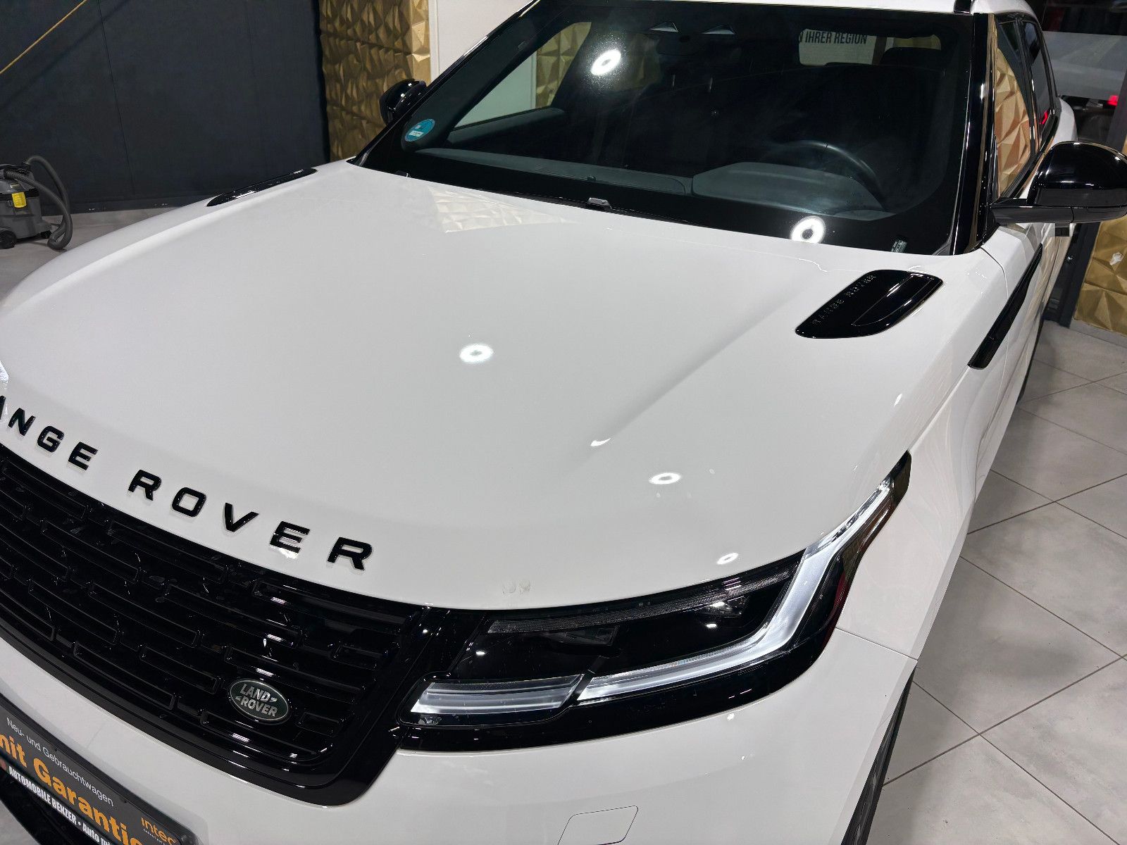 Fahrzeugabbildung Land Rover Range Rover Velar R-Dynamic/KAMERA/Design-Paket