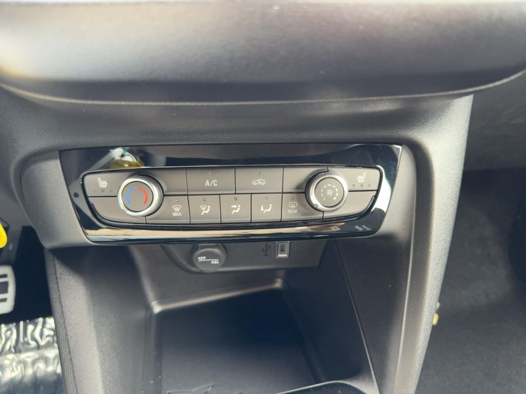 Fahrzeugabbildung Opel Corsa GS Hybrid, SHZ, LHZ, RFK, Allwetter, PDC