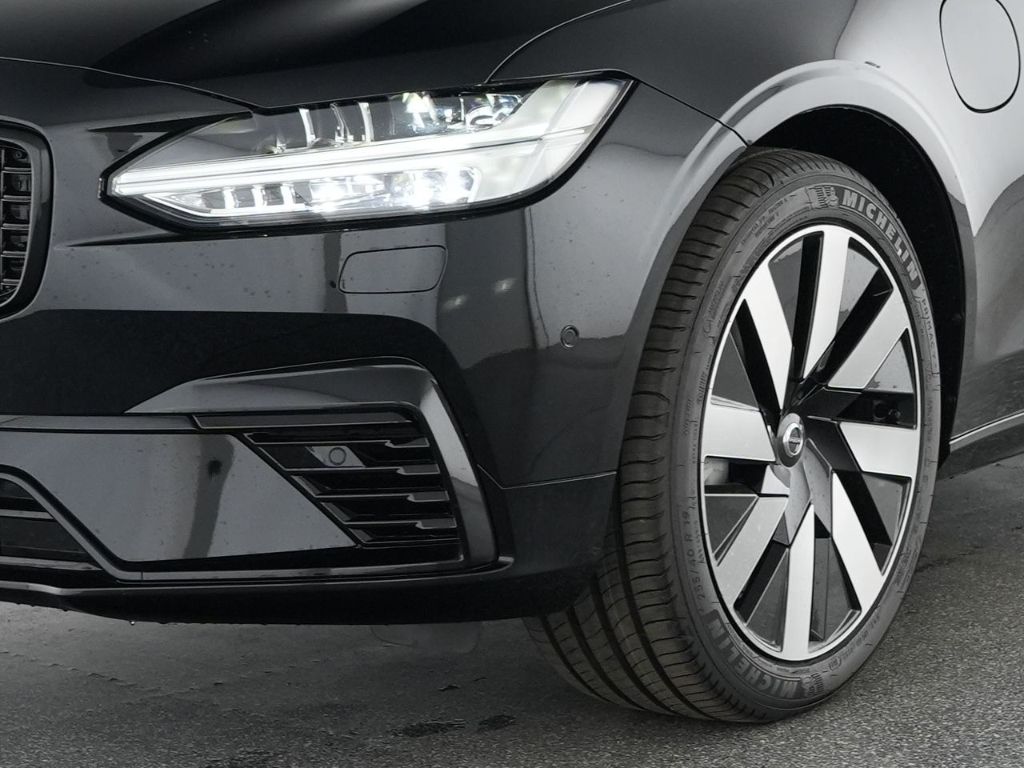 Volvo V90 Kombi Plus Dark Recharge Plug-In Hybrid AWD  foto 10