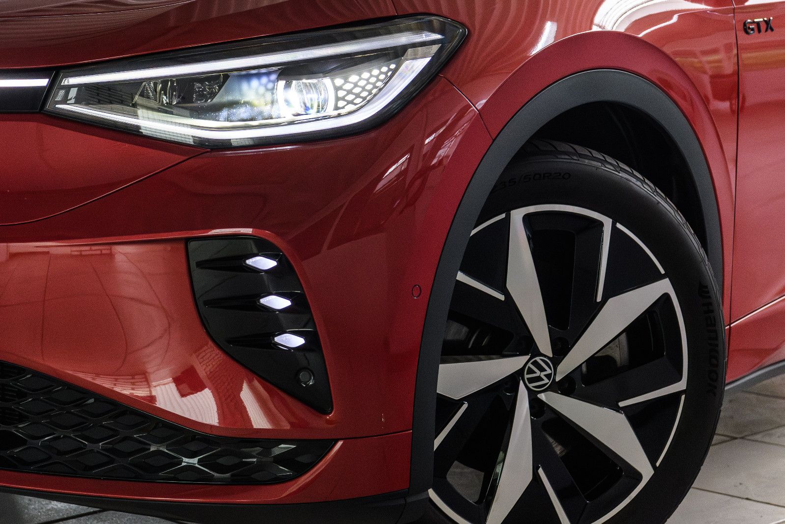 Fahrzeugabbildung Volkswagen ID.4 250 GTX 4Motion IQ-LED+AHK+E-SITZE+PANO+HuD