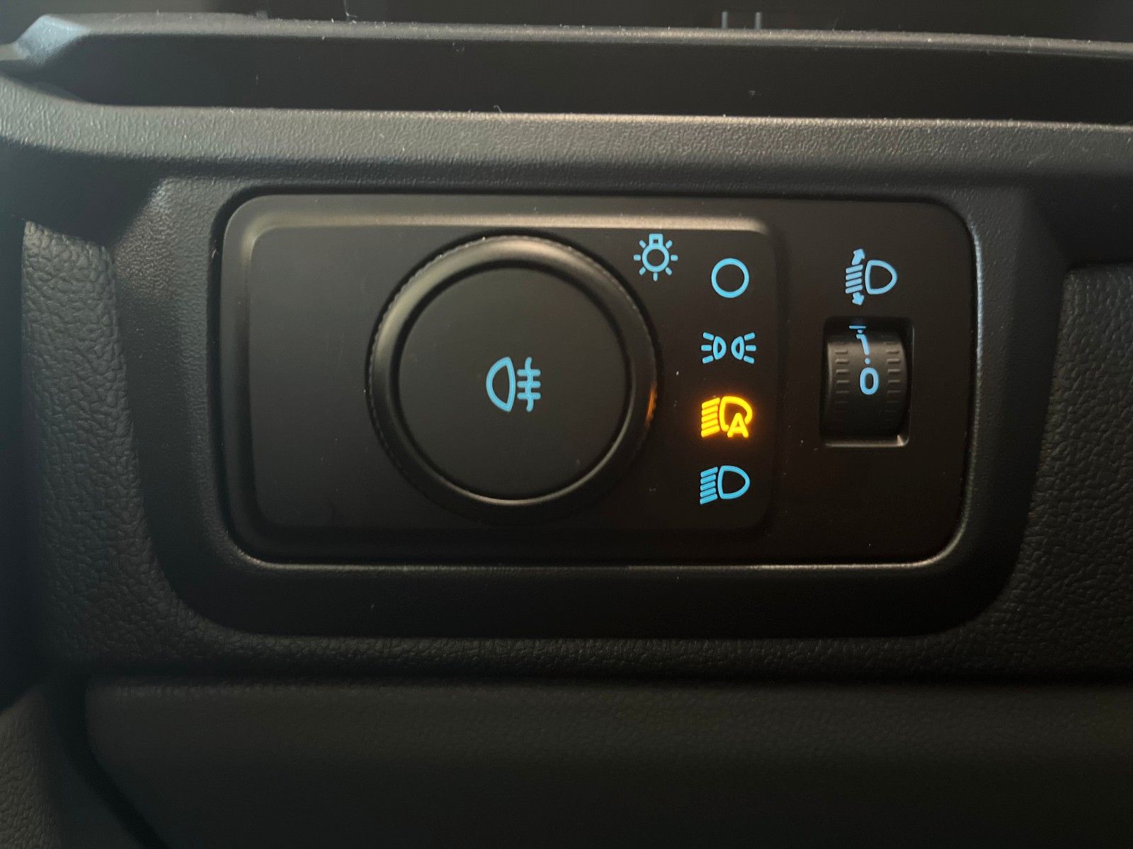 Fahrzeugabbildung Ford Transit Custom L1 TREND LED NAVI CAM ACC SHZ uvm