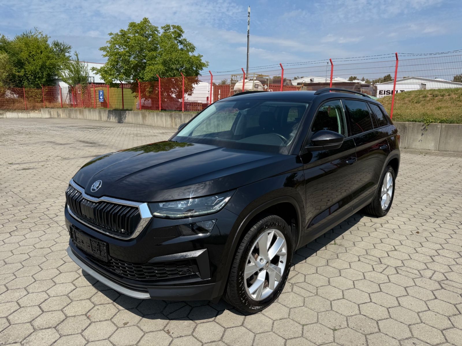 Skoda Kodiaq Tour 4x4 Automatik Navi Xenon