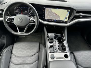 Volkswagen Touareg - 11