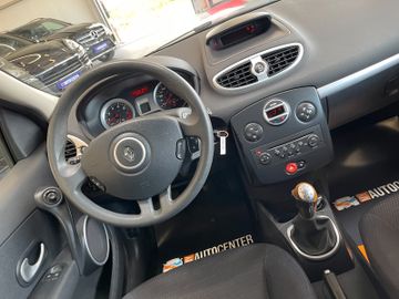 Renault Clio III Dynamique MOTOR- UND GETRIEBSCHADEN