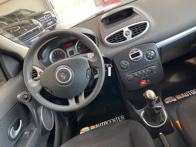 Renault Clio III Dynamique MOTOR- UND GETRIEBSCHADEN