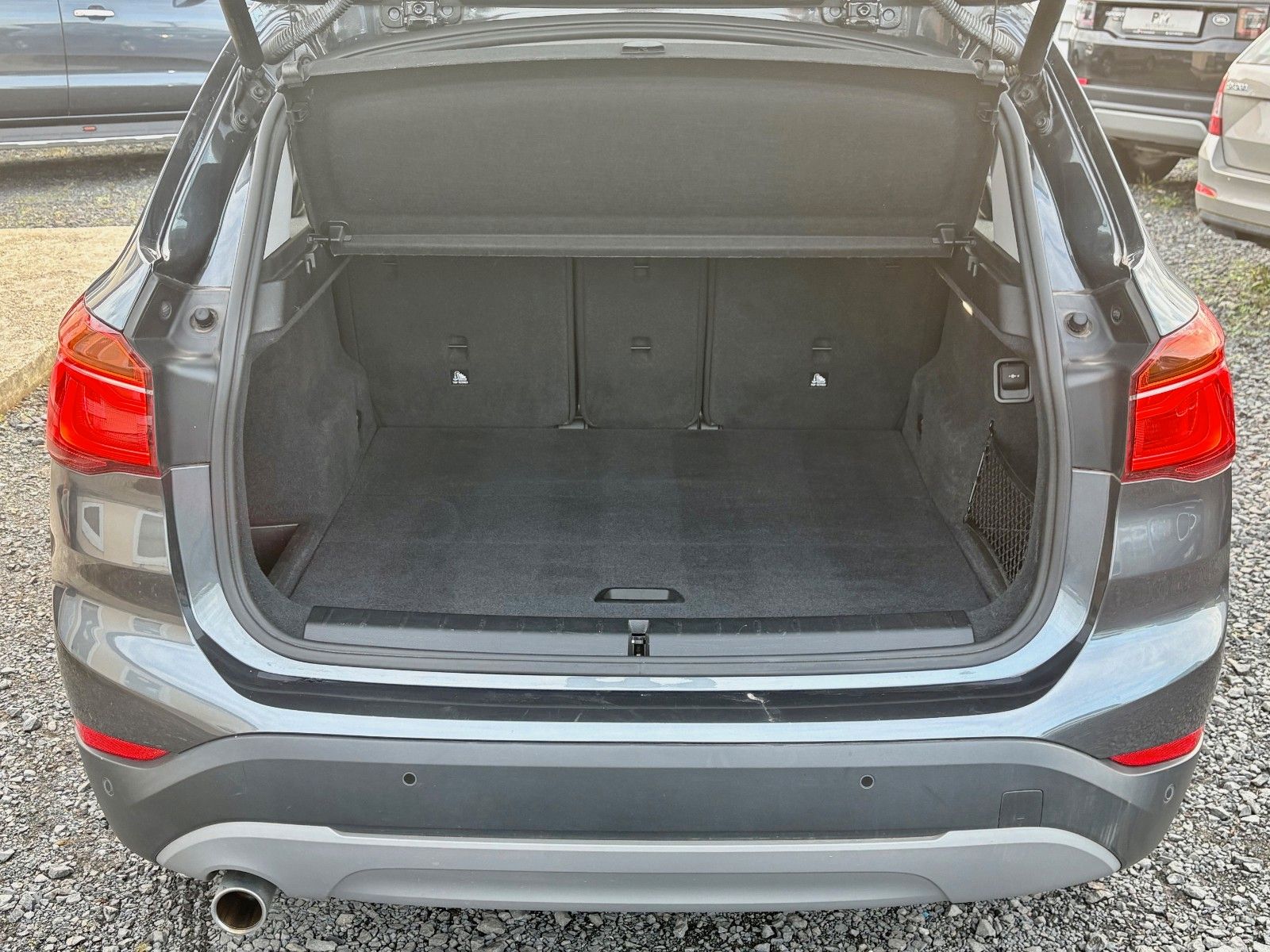 Fahrzeugabbildung BMW X1 sDrive18i Aut. Navi LED Tempomat SCHECKHEFT