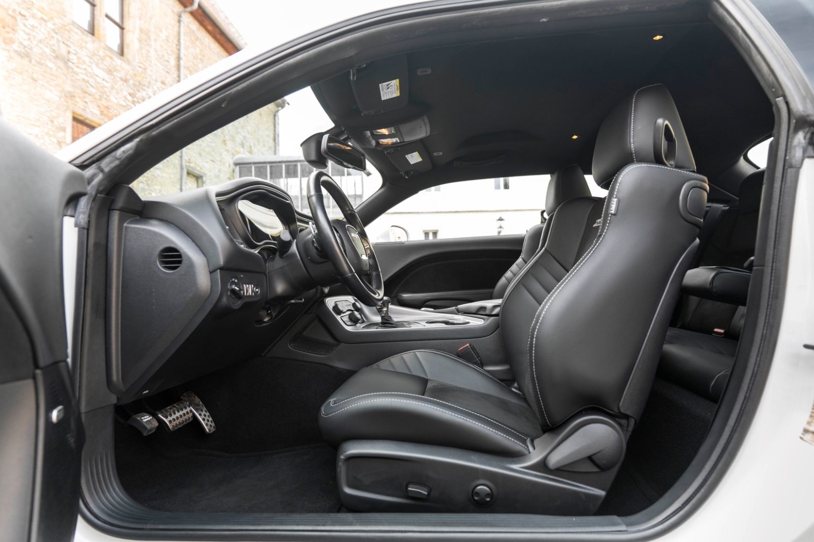 Fahrzeugabbildung Dodge Challenger 6,4L SCAT PACK ALPINE CARPLAY KAM