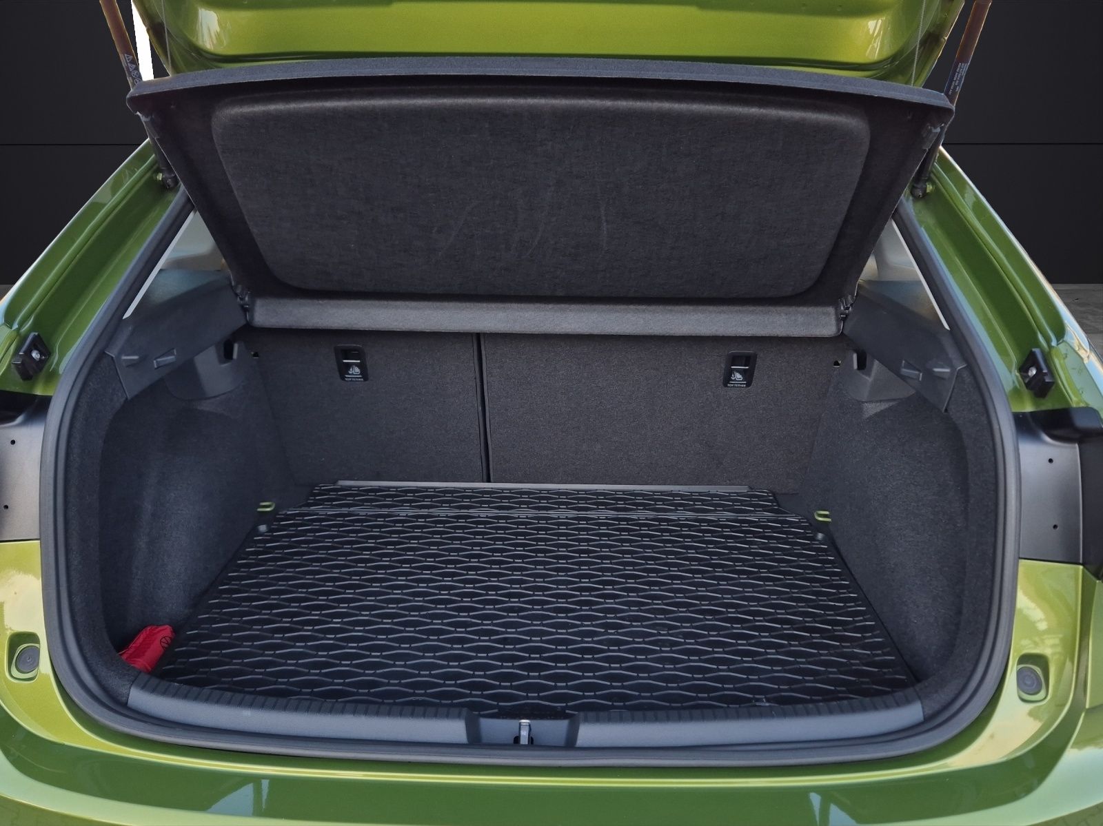 Fahrzeugabbildung Volkswagen Taigo 1.0 TSI Style DSG Matrix RFK SHZ ACC APP