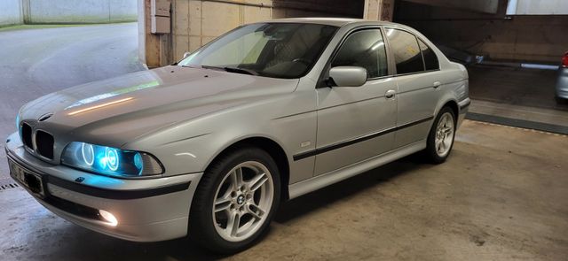 BMW 523i  Navi ,  R-kamera