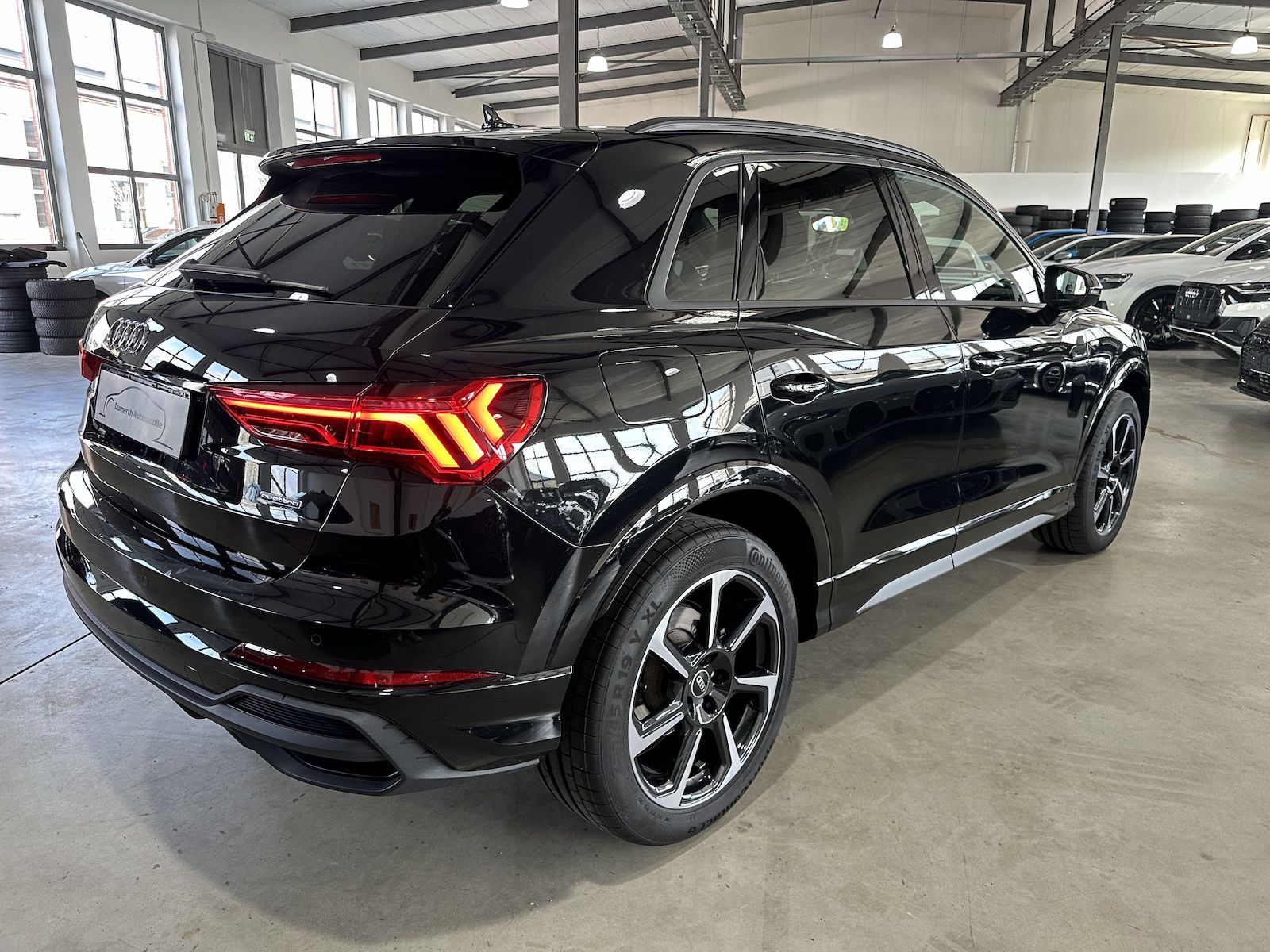 Fahrzeugabbildung Audi Q3 35 TDI quatt S line/Pano/Matrix/´19/RFK/