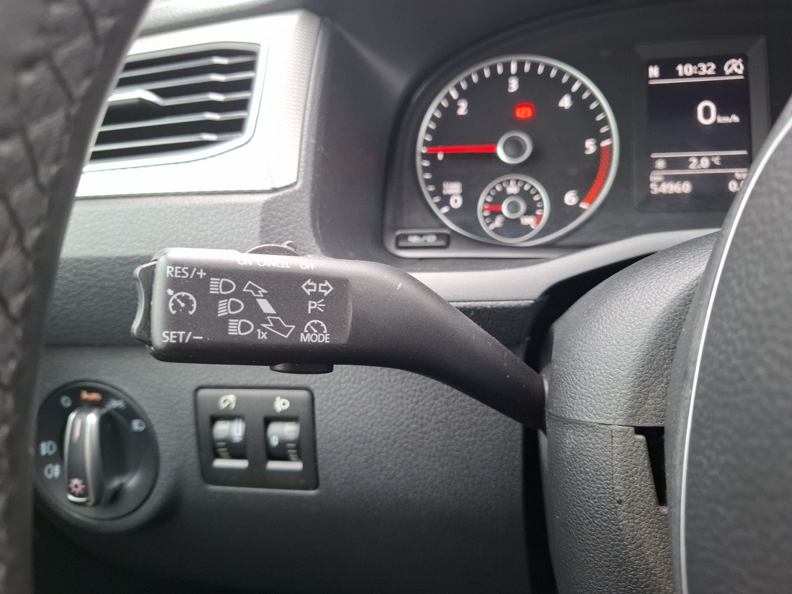 Fahrzeugabbildung Volkswagen Caddy TDI Comfortline Navi APP GRA PDC SHZ Clima