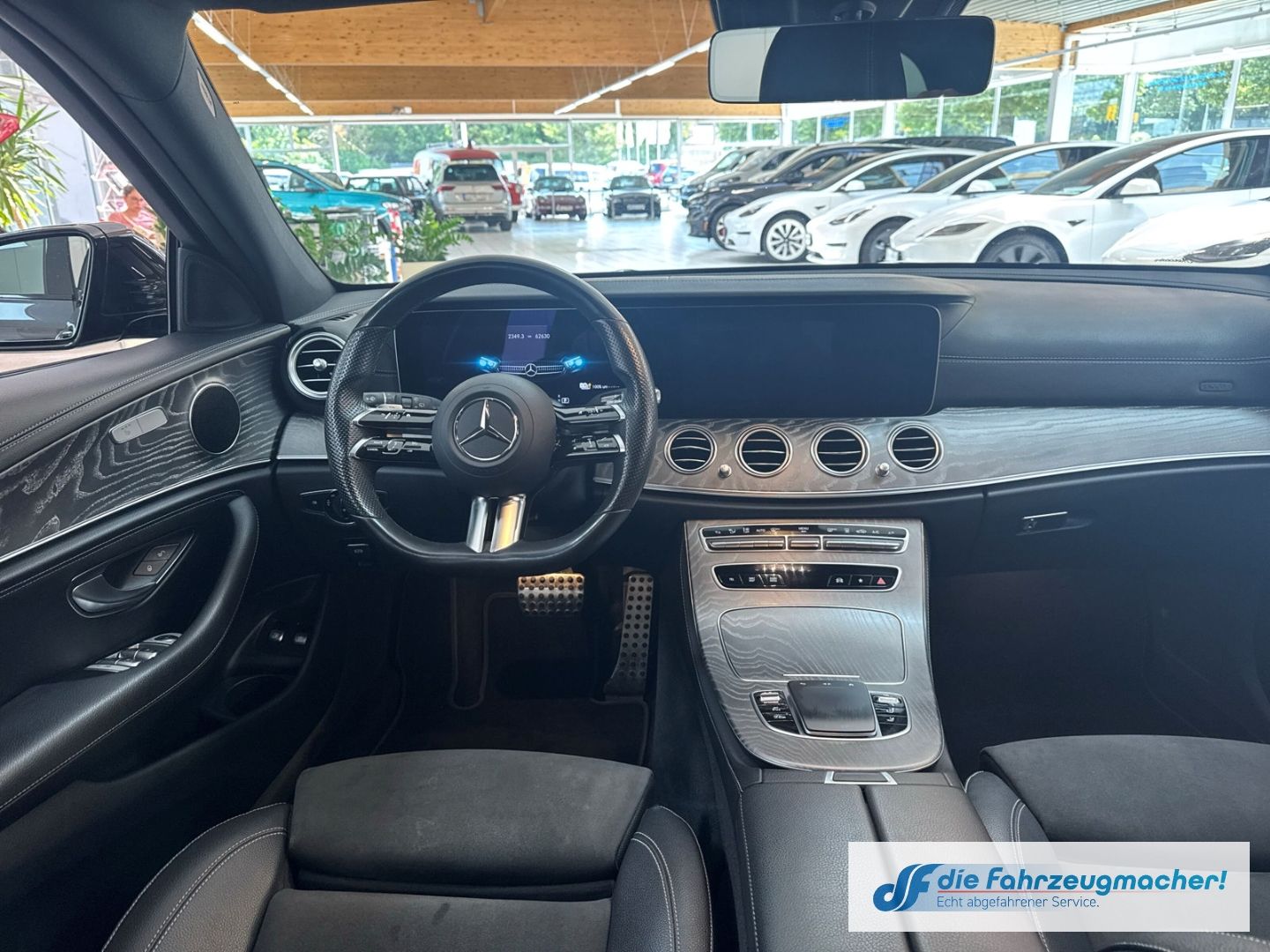 Fahrzeugabbildung Mercedes-Benz E 300 -Klasse EU6d  Sportpaket Niveau Digitales